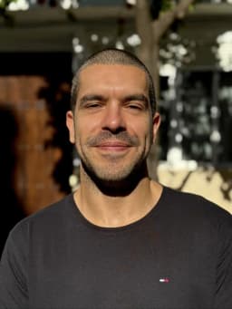 Javier Orquín, visa & relocation consultant