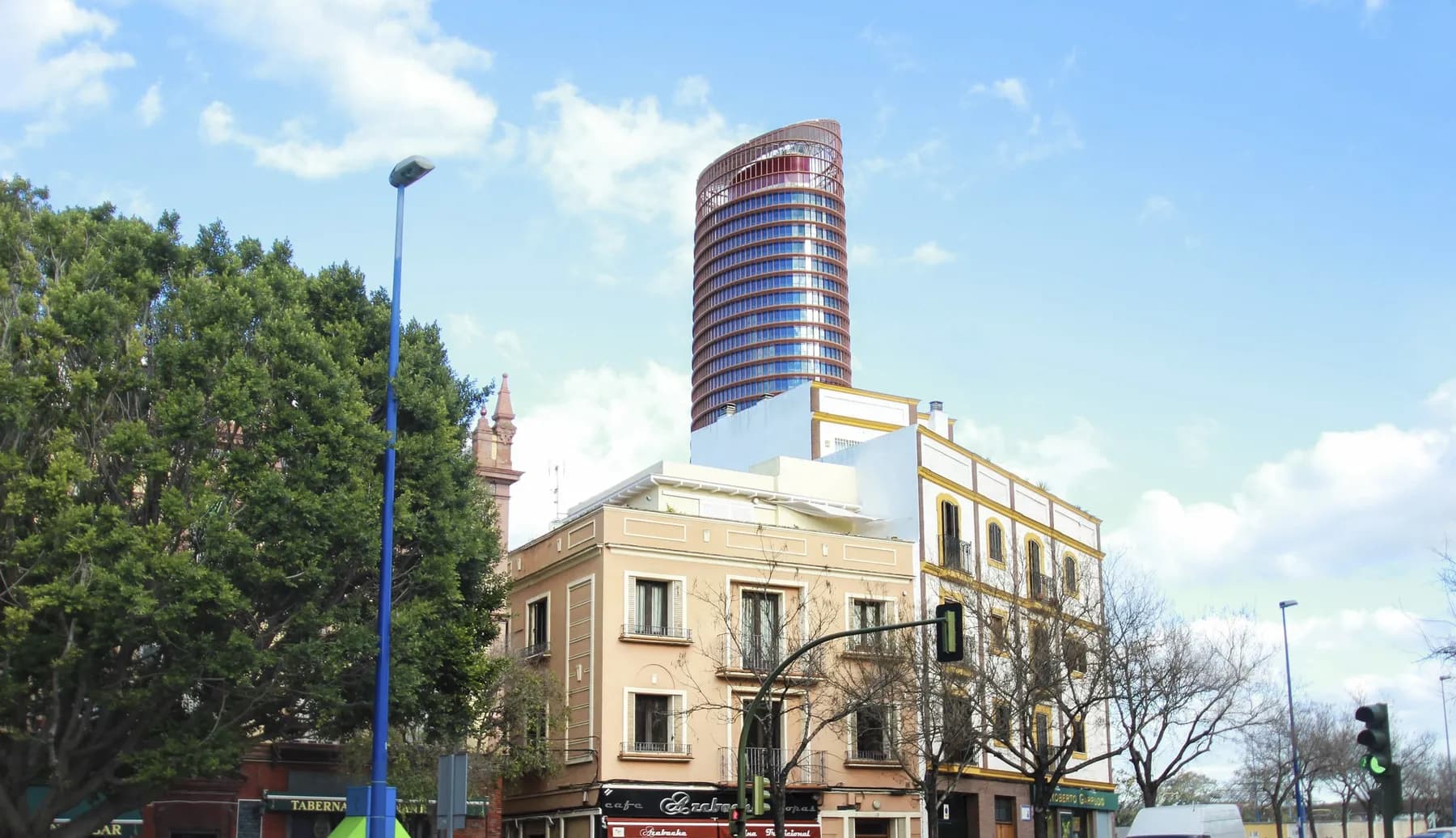 Torre Sevilla, la torre diseñada por Pelli en el distrito financiero moderno de Sevilla